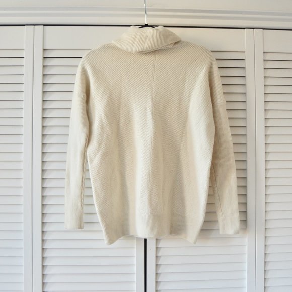 Vince XS Turtleneck Sweater in Cream Wool and Cashmere | Size XS - Picture 3 of 5